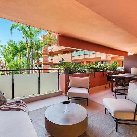 Luxury Salinas Beachside Апартаменти *