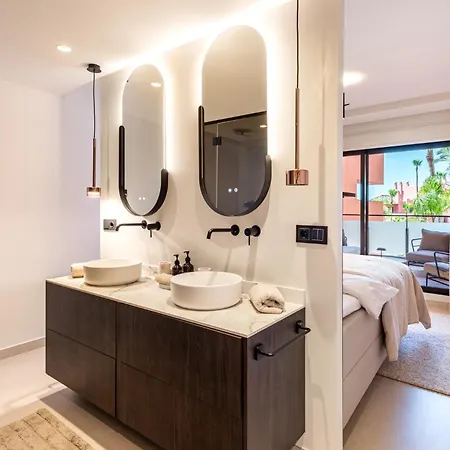 Апартаменти Luxury Salinas Beachside *