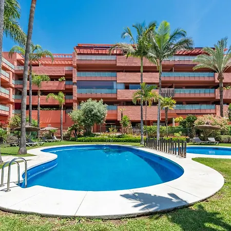 Апартаменти Luxury Salinas Beachside Естепона